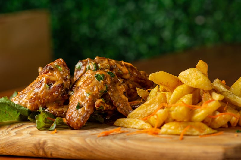 Solo Wings Meal — single serve wings over lunch